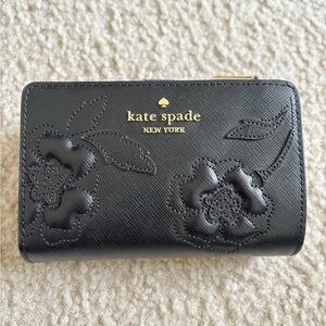 Kate Spade Madison Floral Appliqué Medium Bifold Leather Wallet Black Excellent